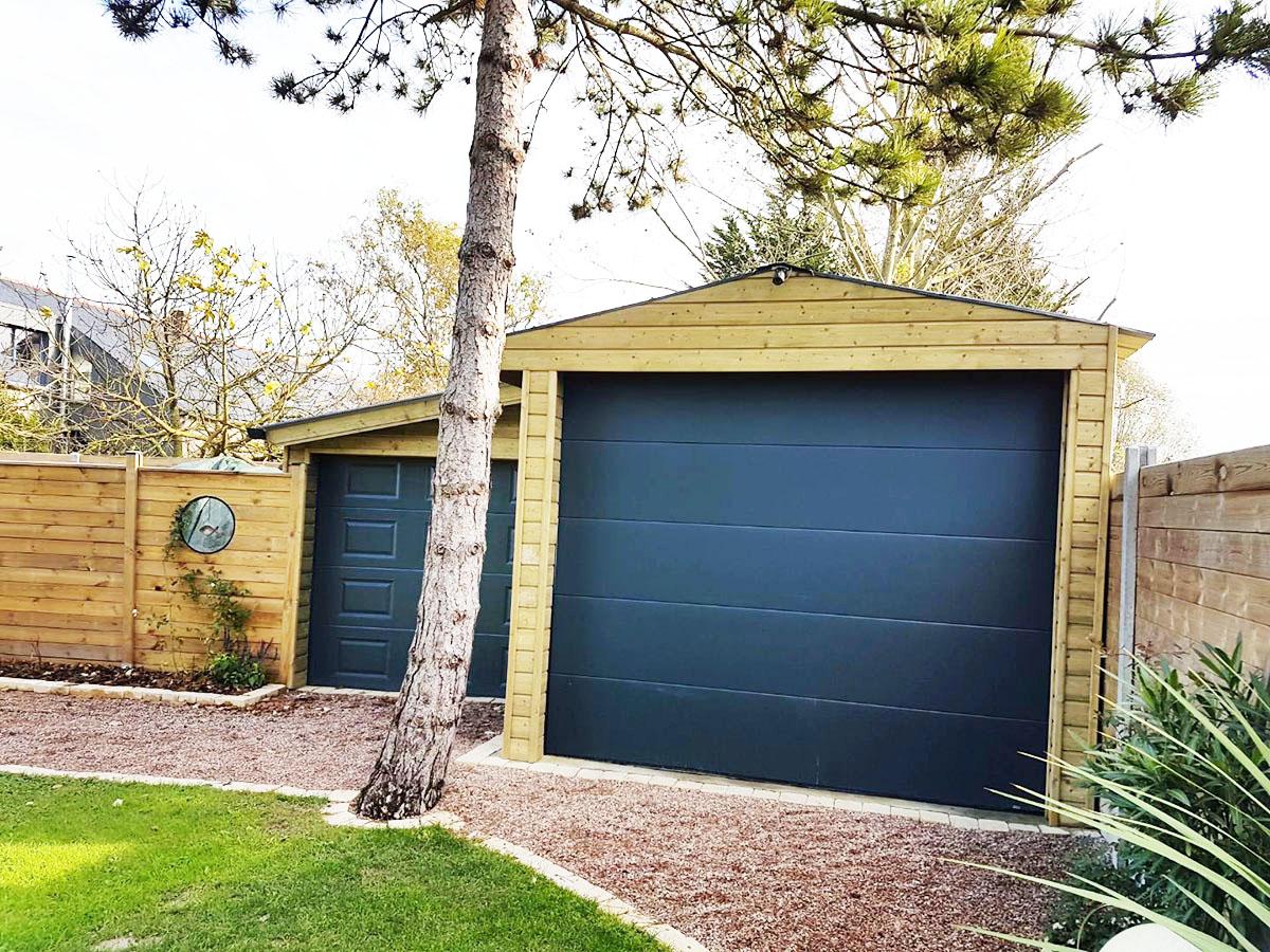 Porte de garage sectionnelle sur mesure avec hublots