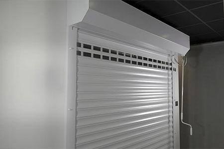 Tablier porte de garage enroulable aluminium lames 77 mm